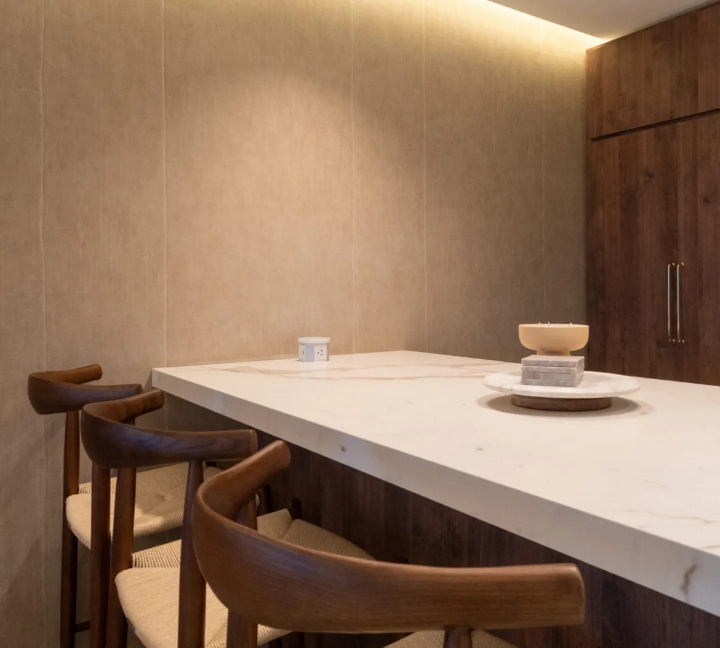 Ocean Suite kitchen and common area